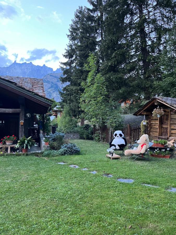Chalet Blanc "Coeur Sapin" Courmayeur Exterior photo